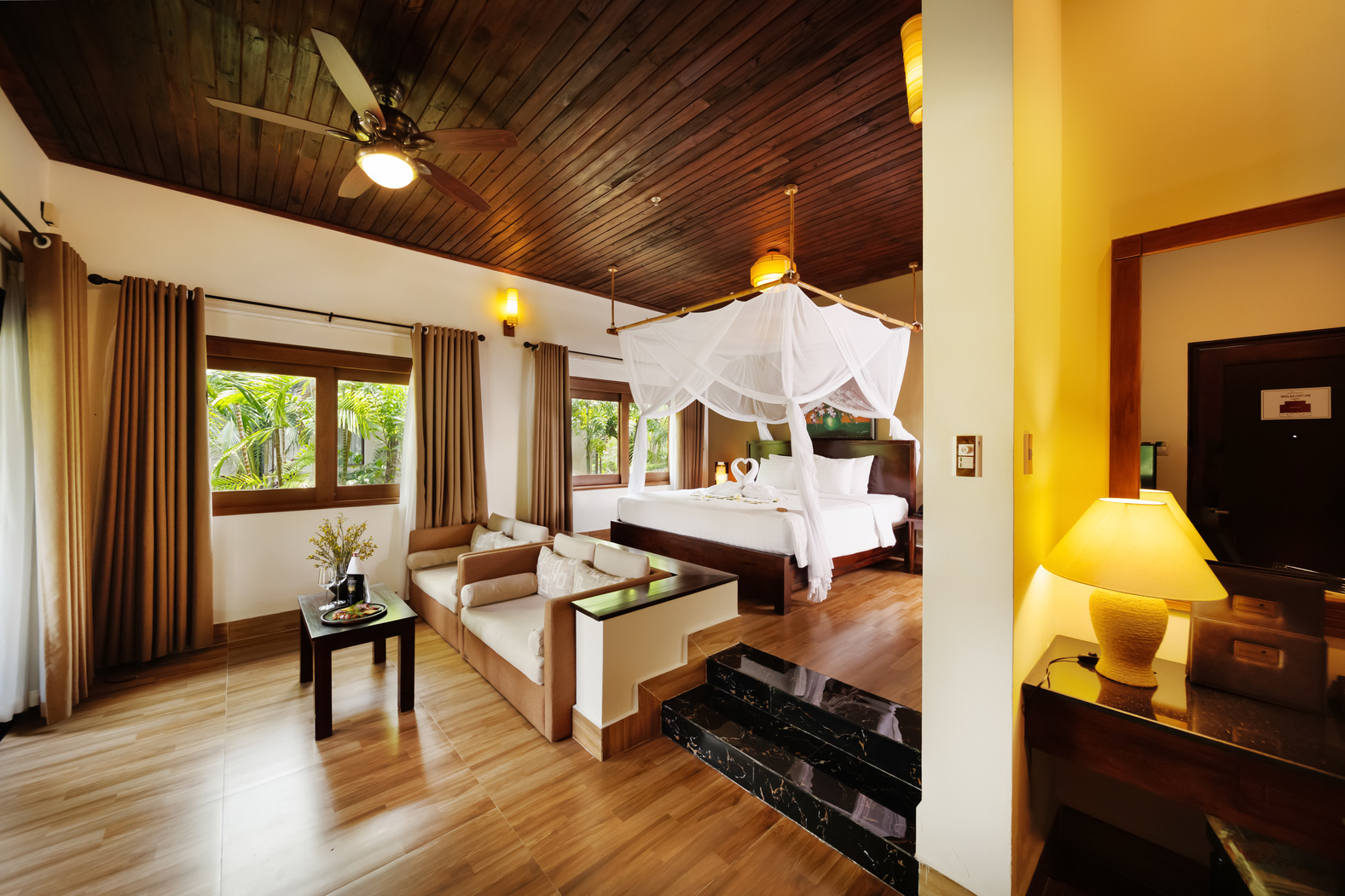 Diamond Jacuzzi Bungalow